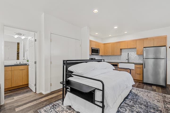 Resort Studio/ Private Yard/ 5 Minutes To Downtown - Flagstaff, AZ