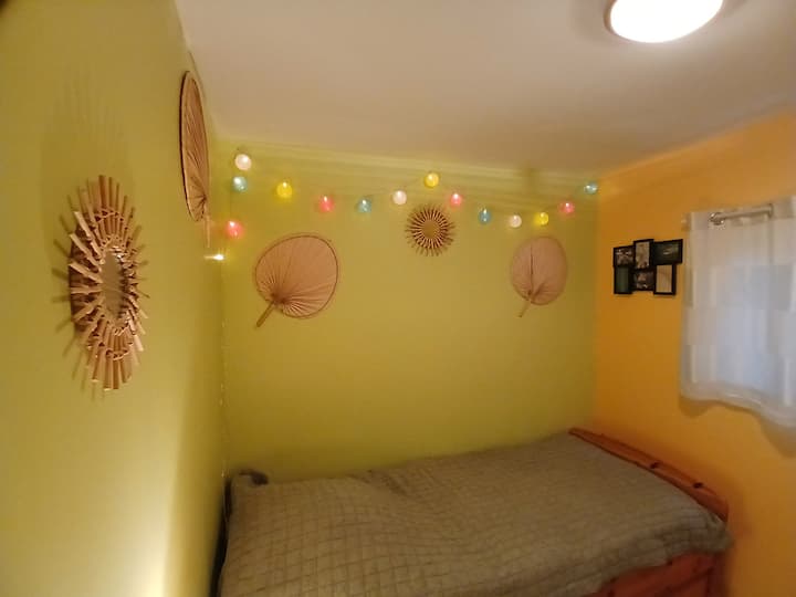 Very small room with 1 bed 1 person 