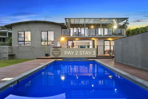Miss Maude Mt Martha with pool and spa