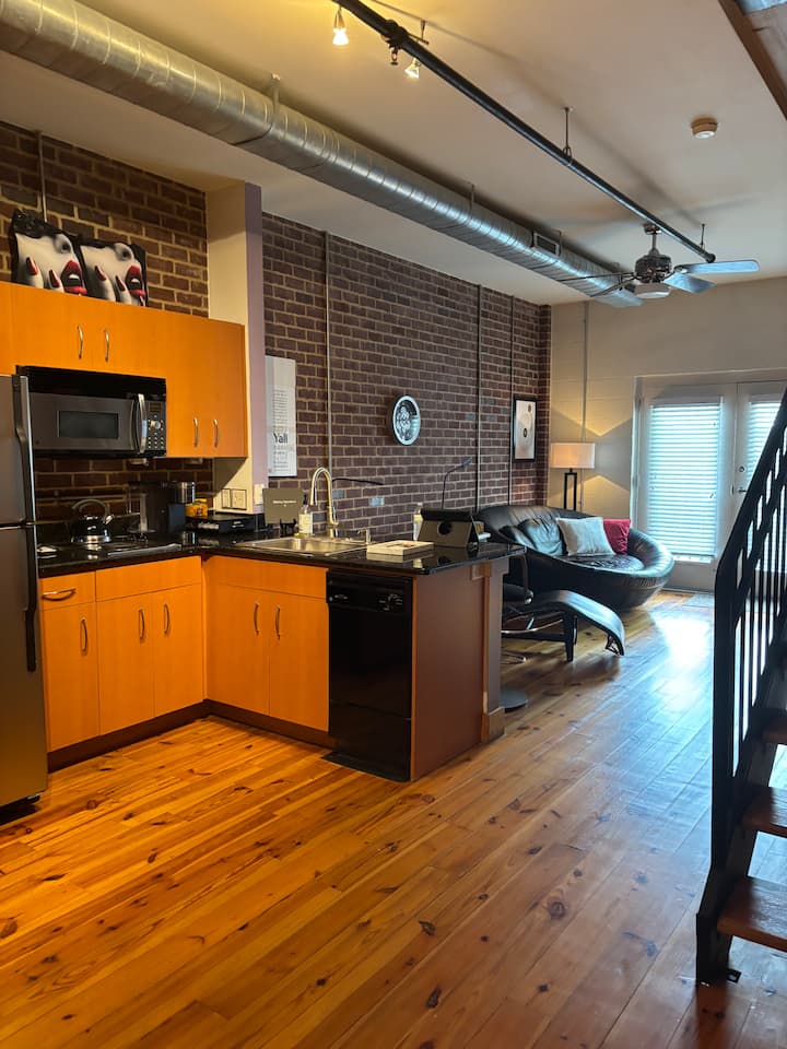 Eclectic Loft In The Heart Of Noda-light Rail - Charlotte, NC