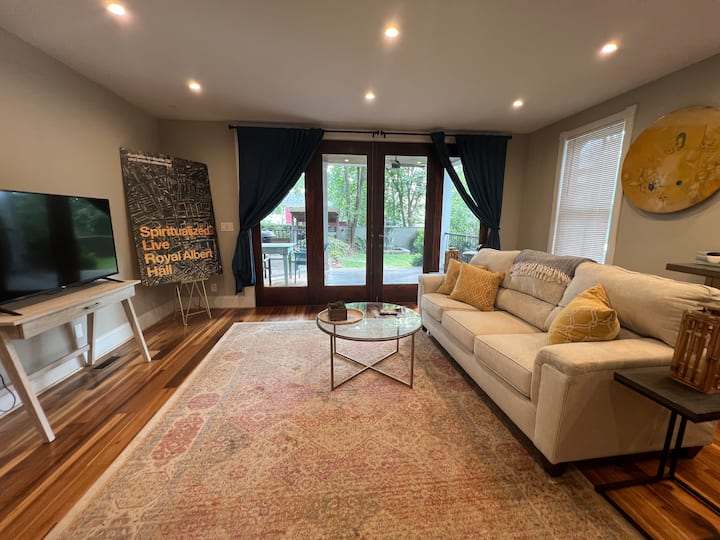 Designer Belmont Apartment! Close To Everything! - Charlottesville, VA