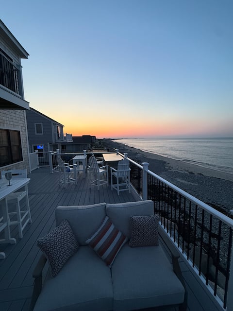 Family Tides - Oceanfront • Sleeps 17 • New 2025