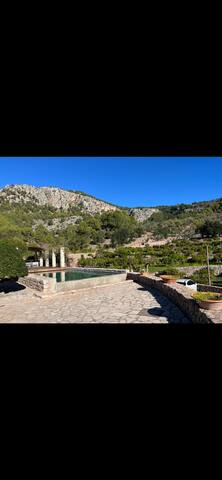 Spectacular Property Next To The Sea gallery image 5