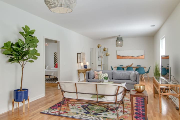 The Cozy Local | Walkable to Music Row & The Gulch