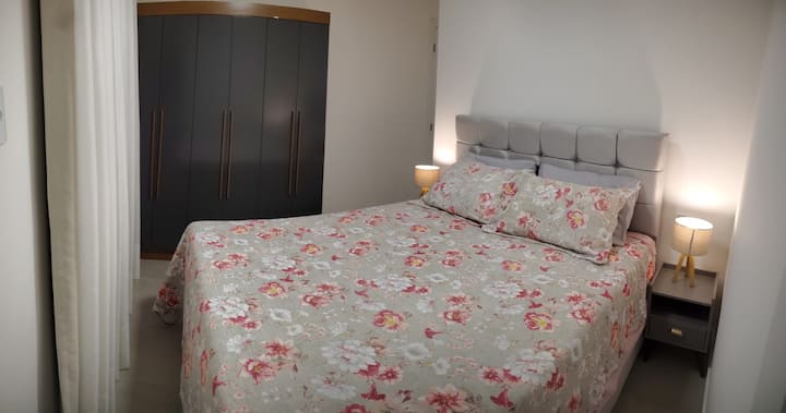 מיטת קווין סייז - סוויטה עם מיזוג אוויר. 