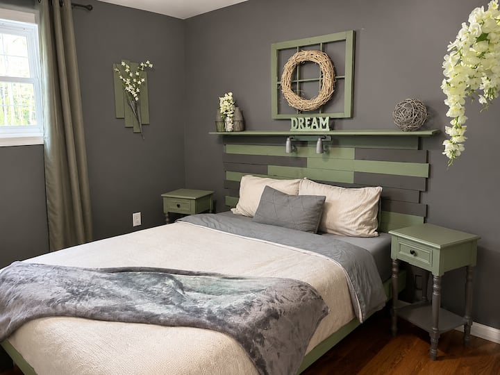 Bedroom 5 - lower level, queen size bed, smart TV, blackout curtains