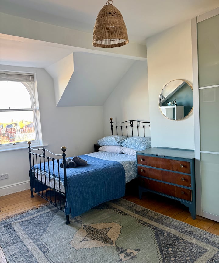 Spálňa s manželskou posteľou 