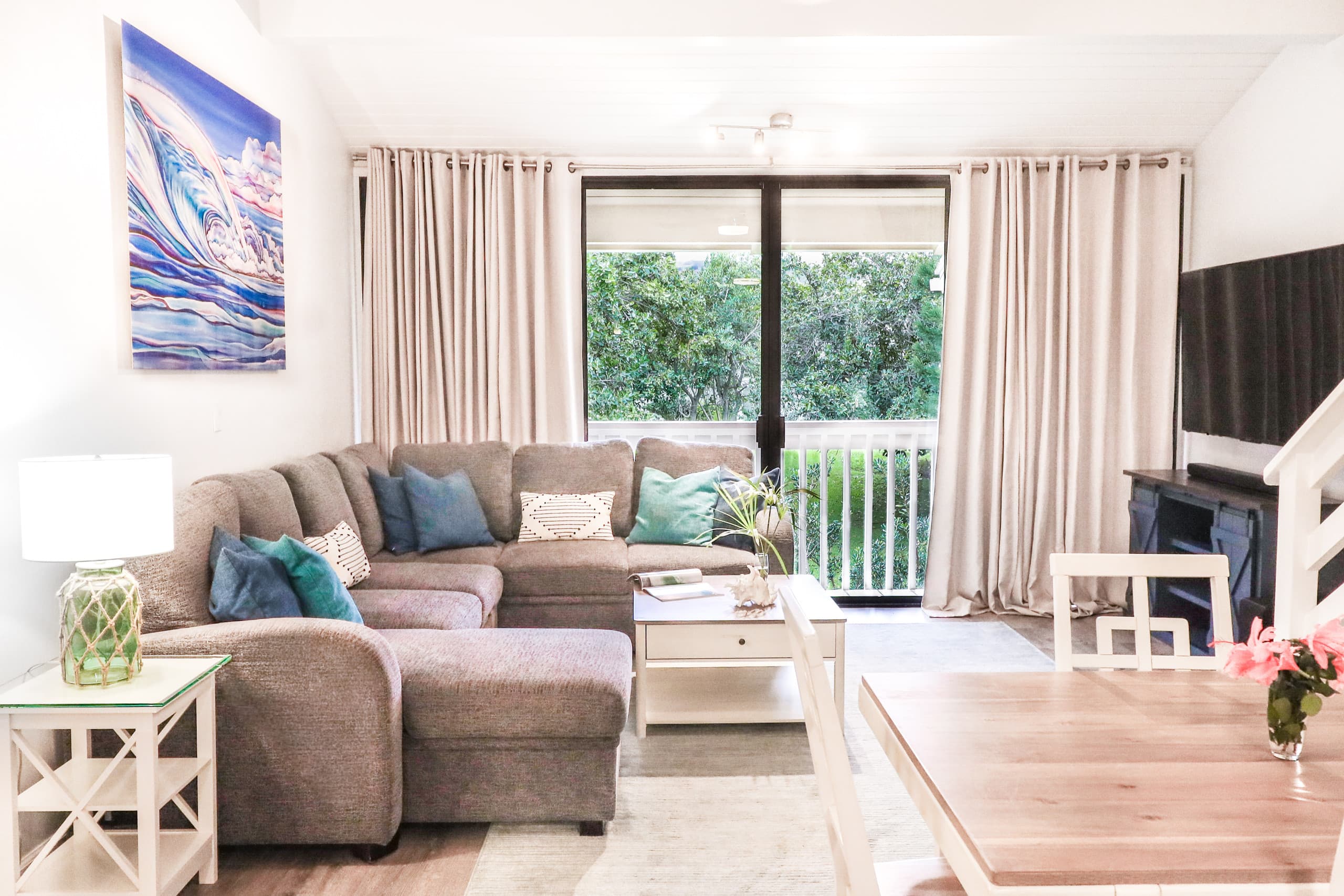 Condo in Kahuku · ★4.9 · 2 bedrooms · 4 beds · 3 private baths - Image 2