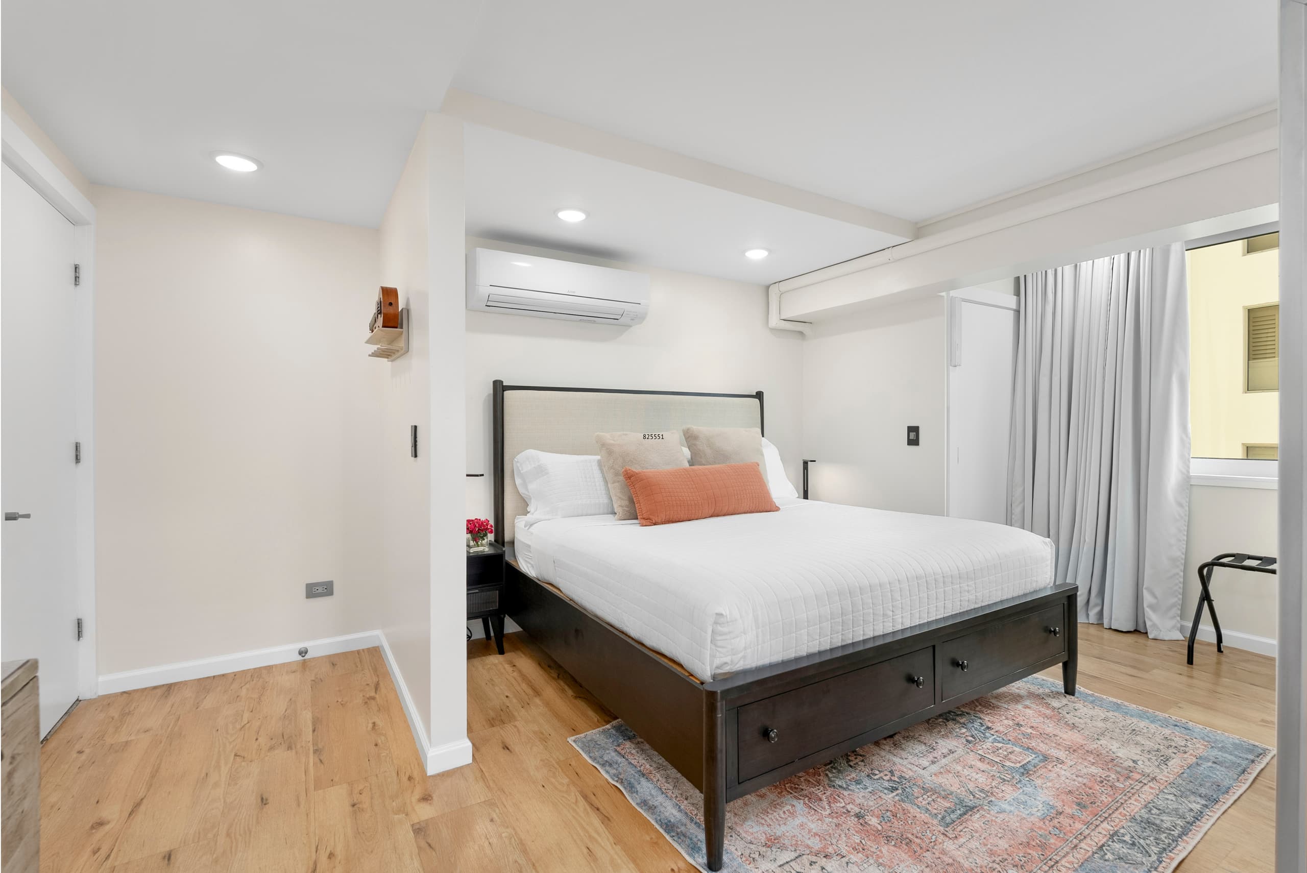 Waikike Beach Loft Near Restaurants - Image 22