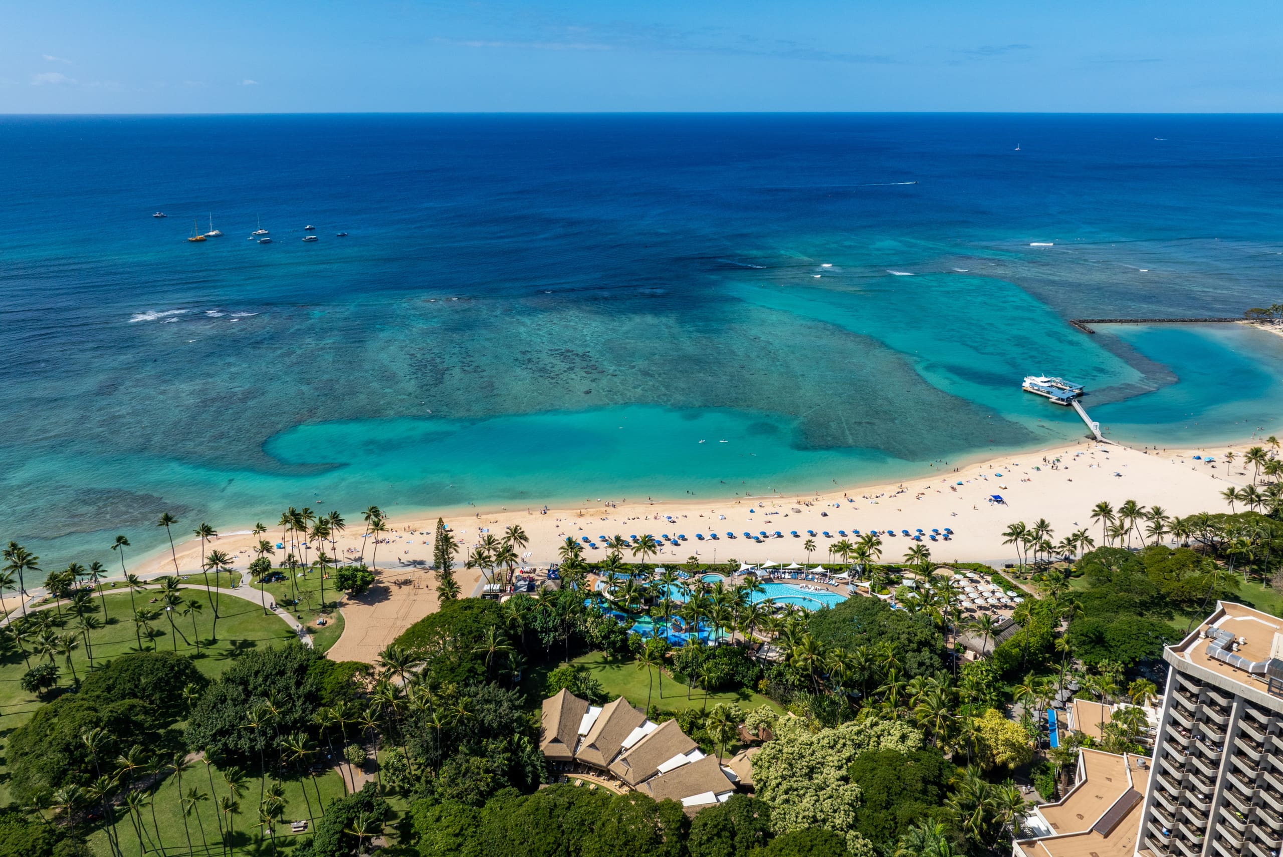 Waikike Beach Loft Near Restaurants - Image 50
