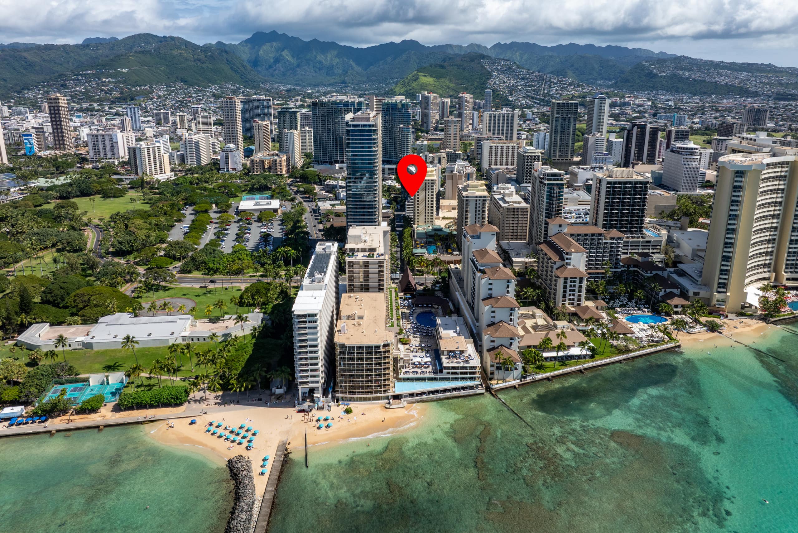 Waikike Beach Loft Near Restaurants - Image 46