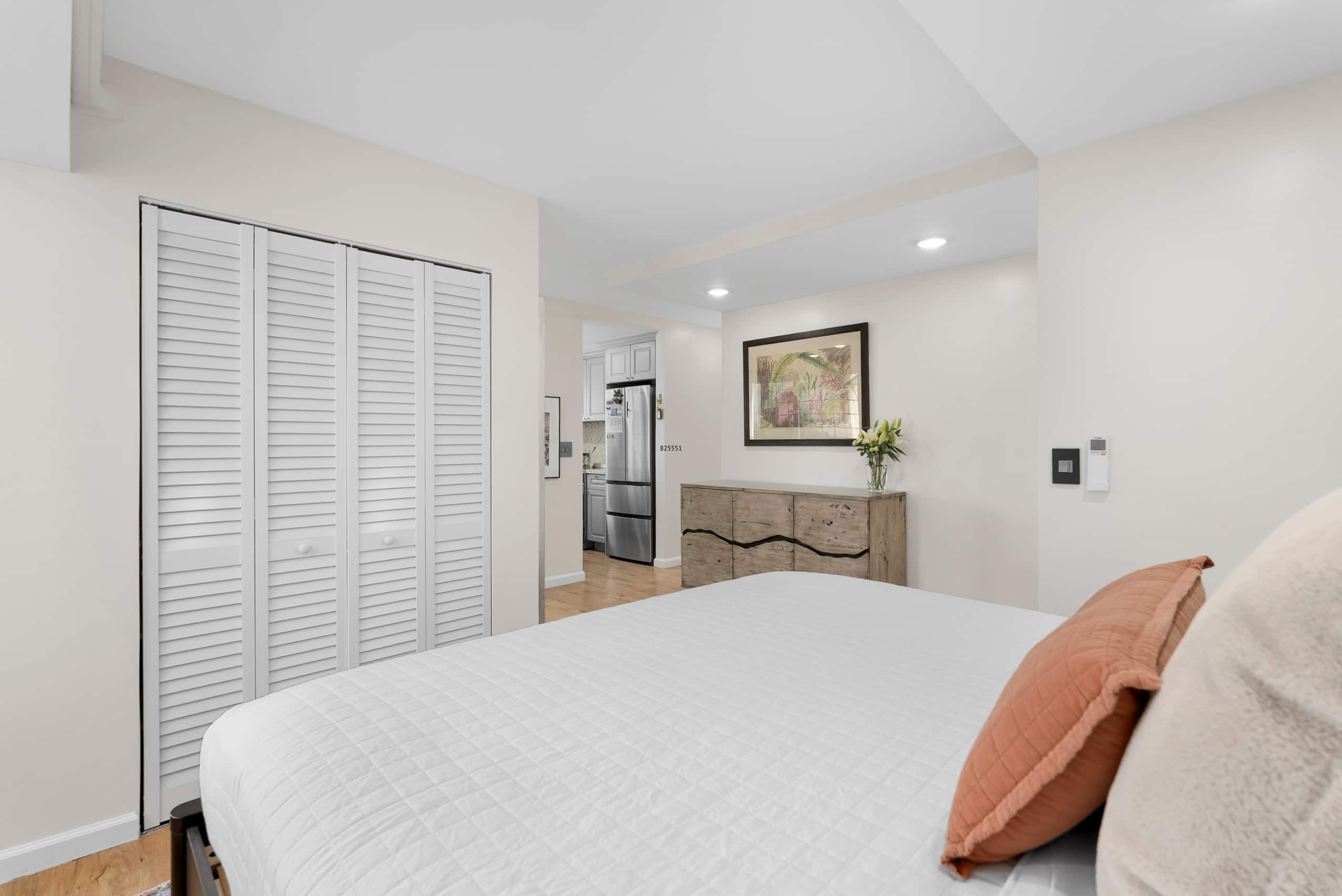 Waikike Beach Loft Near Restaurants - Image 25