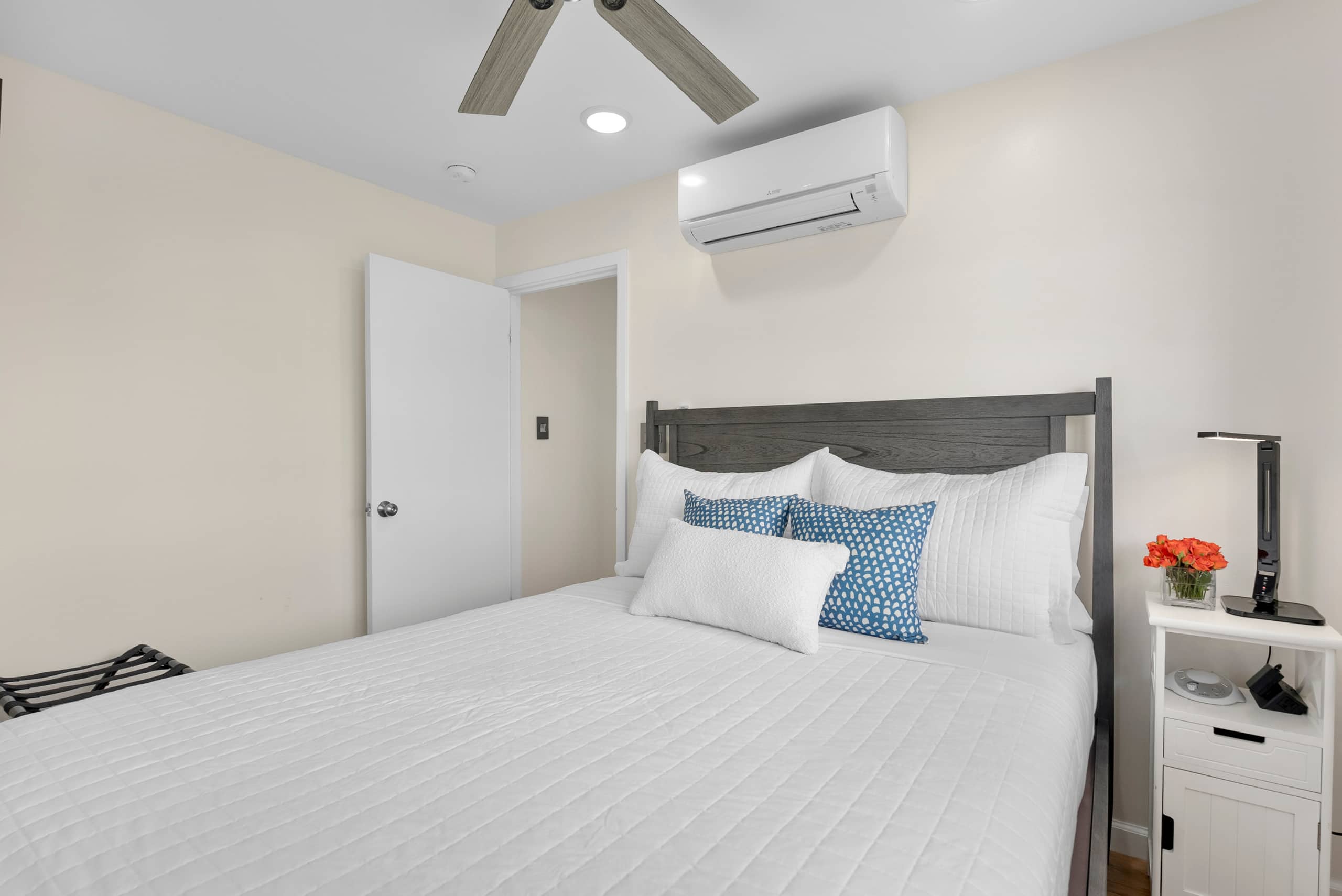 Waikike Beach Loft Near Restaurants - Image 32
