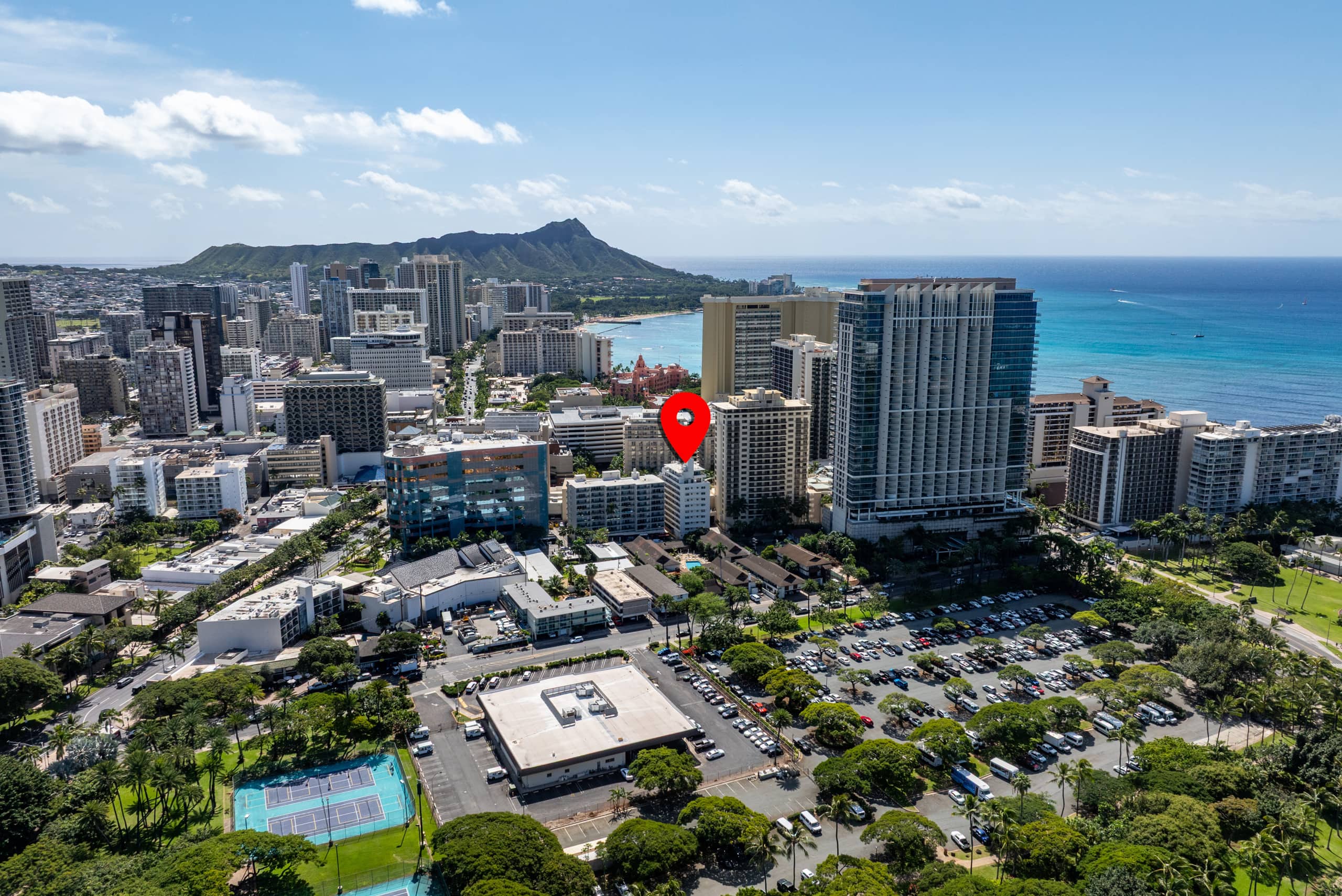 Waikike Beach Loft Near Restaurants - Image 44