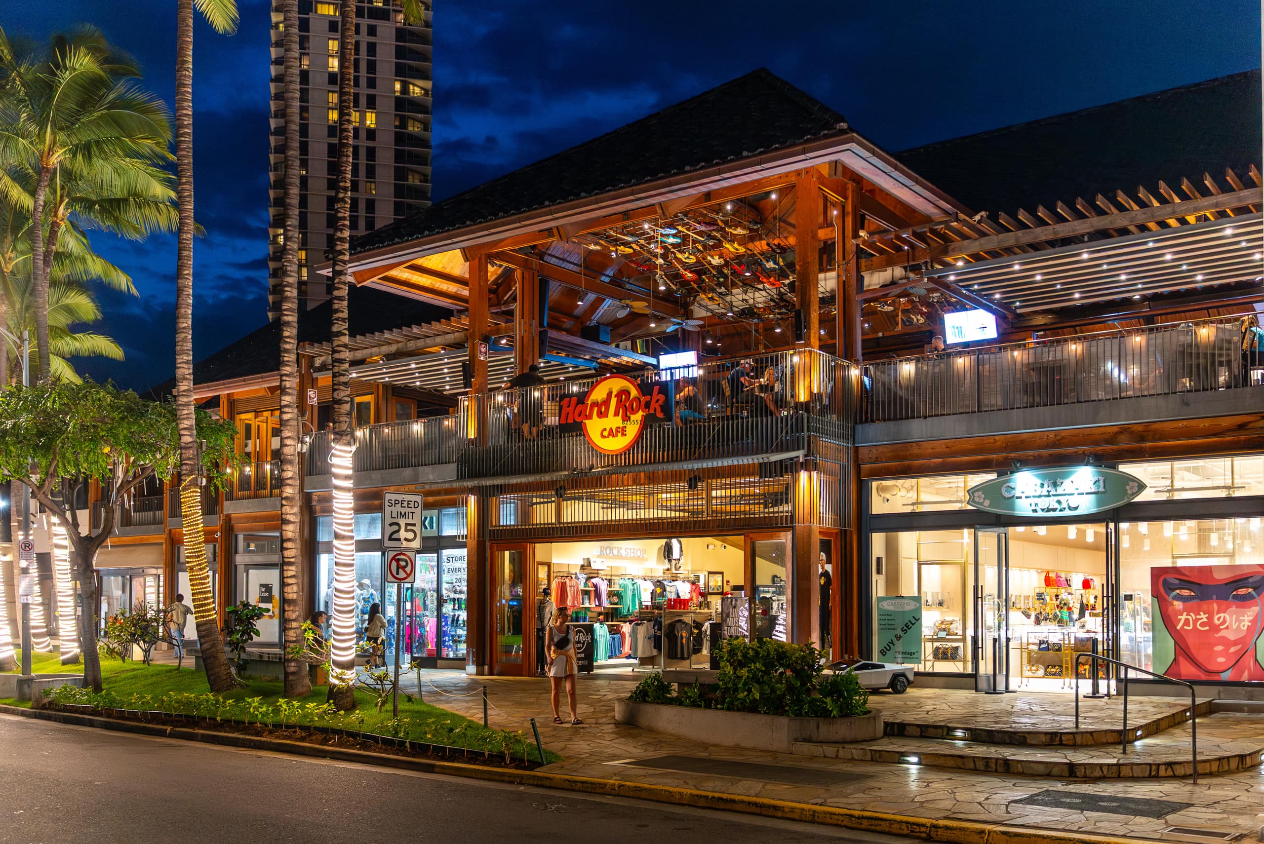 Waikike Beach Loft Near Restaurants - Image 52