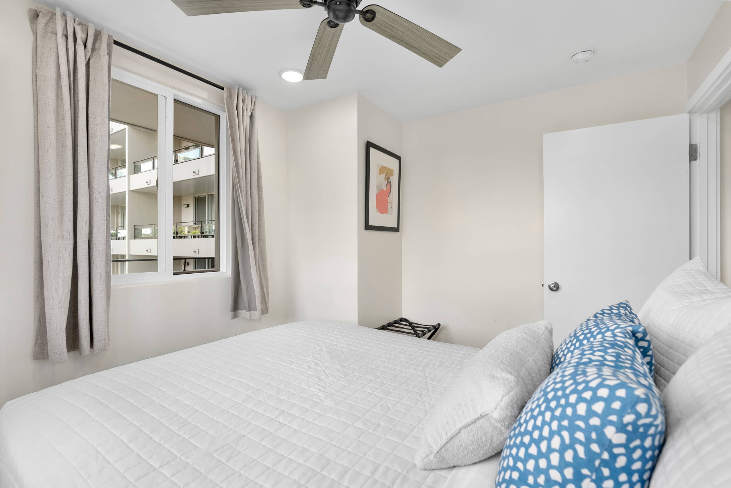 Waikike Beach Loft Near Restaurants - Image 31