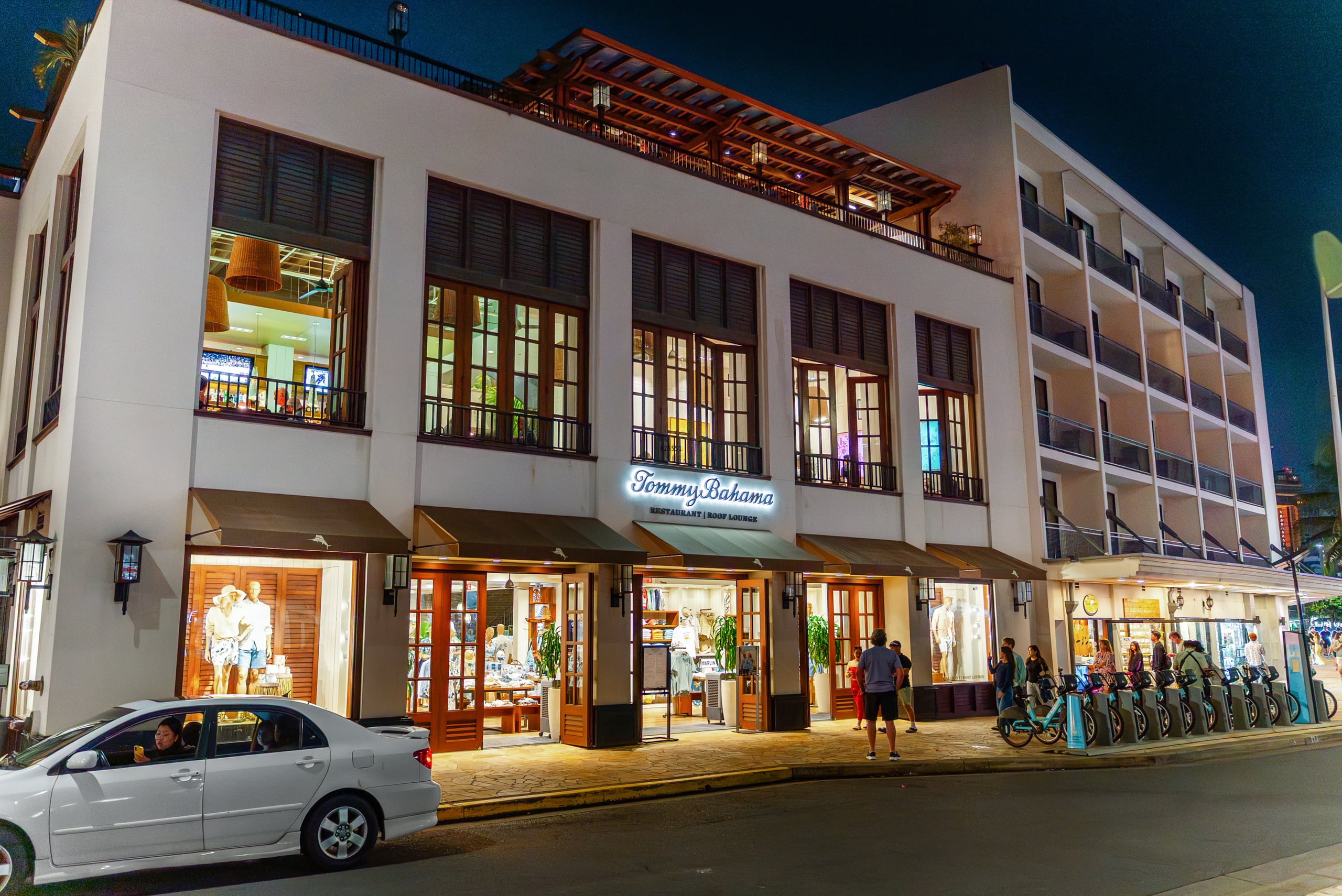 Waikike Beach Loft Near Restaurants - Image 54