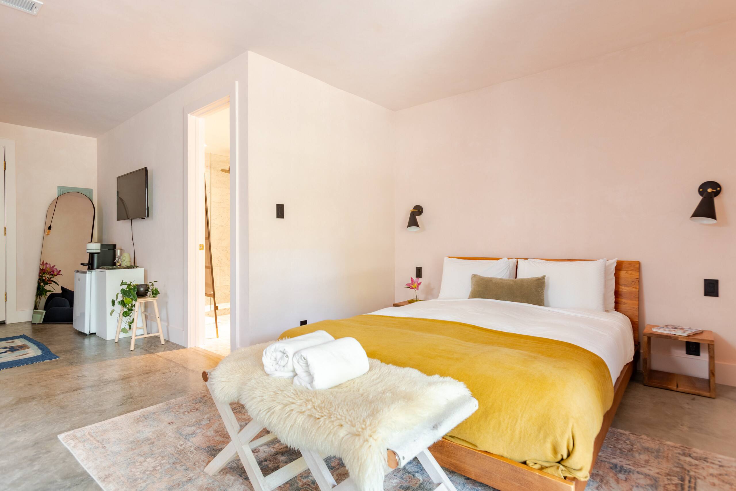 Home in San Francisco · ★4.92 · 1 bedroom · 1 bed · 1 bath - Image 10