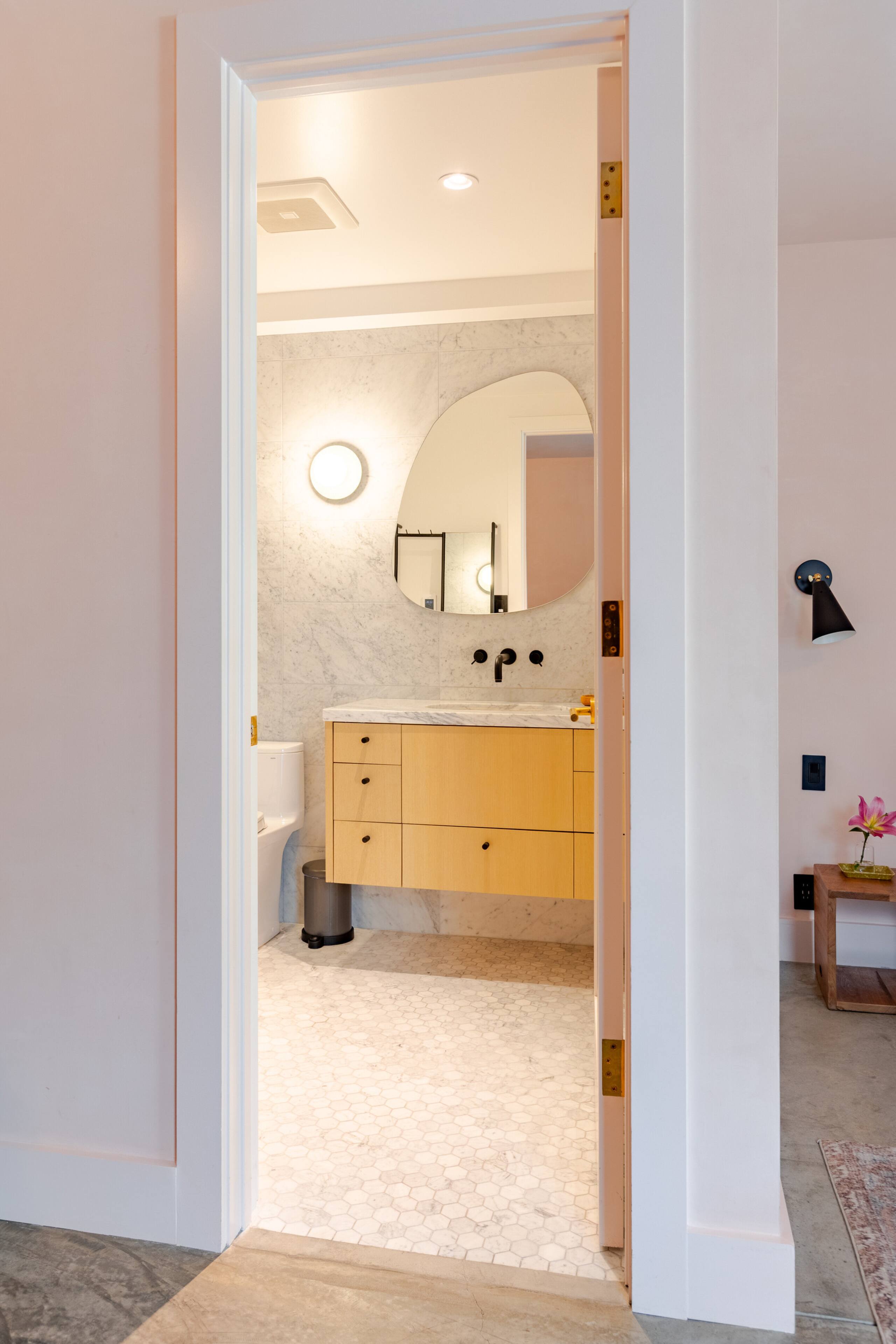 Home in San Francisco · ★4.92 · 1 bedroom · 1 bed · 1 bath - Image 9