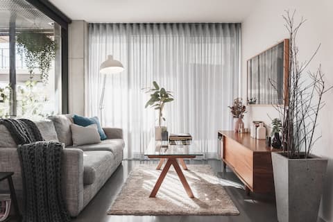 Top performing Airbnb: Designer Series Corner Apartment in Braddon in Australian Capital Territory