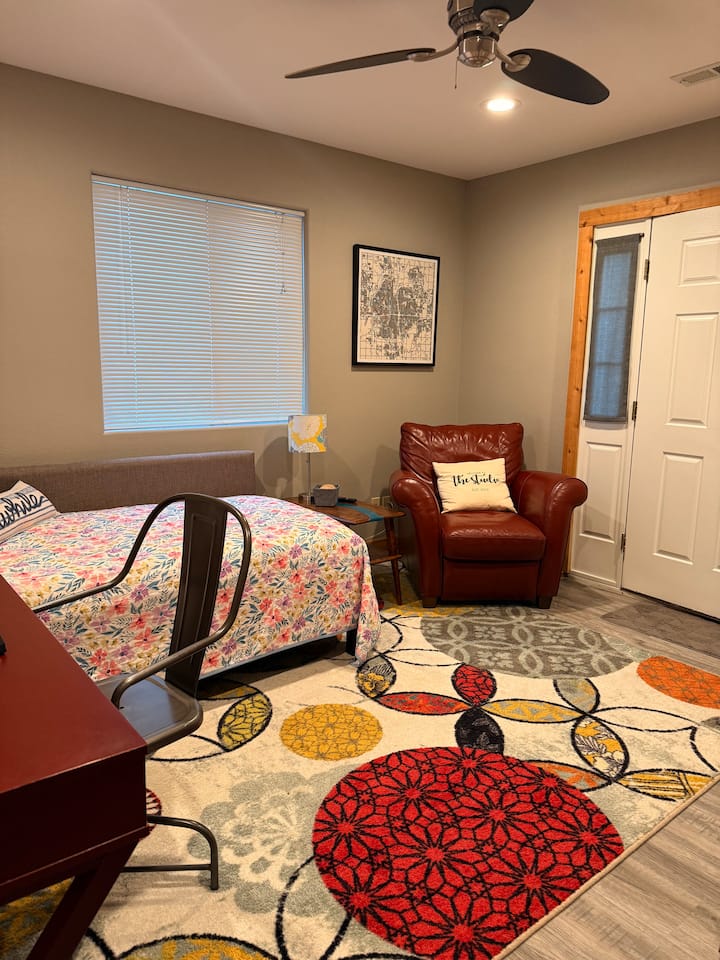 Hidden In East Wichita - The Ridgewood Studio - Wichita, KS