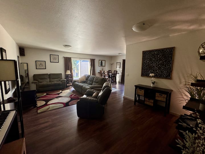 Clean, Comfy 4br •Sauna• Families, Fishing & Fun! - Soldotna, AK