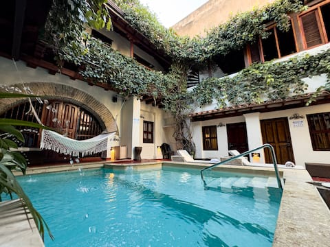 Villa for Groups – Pool + Breakfast – Cartagena