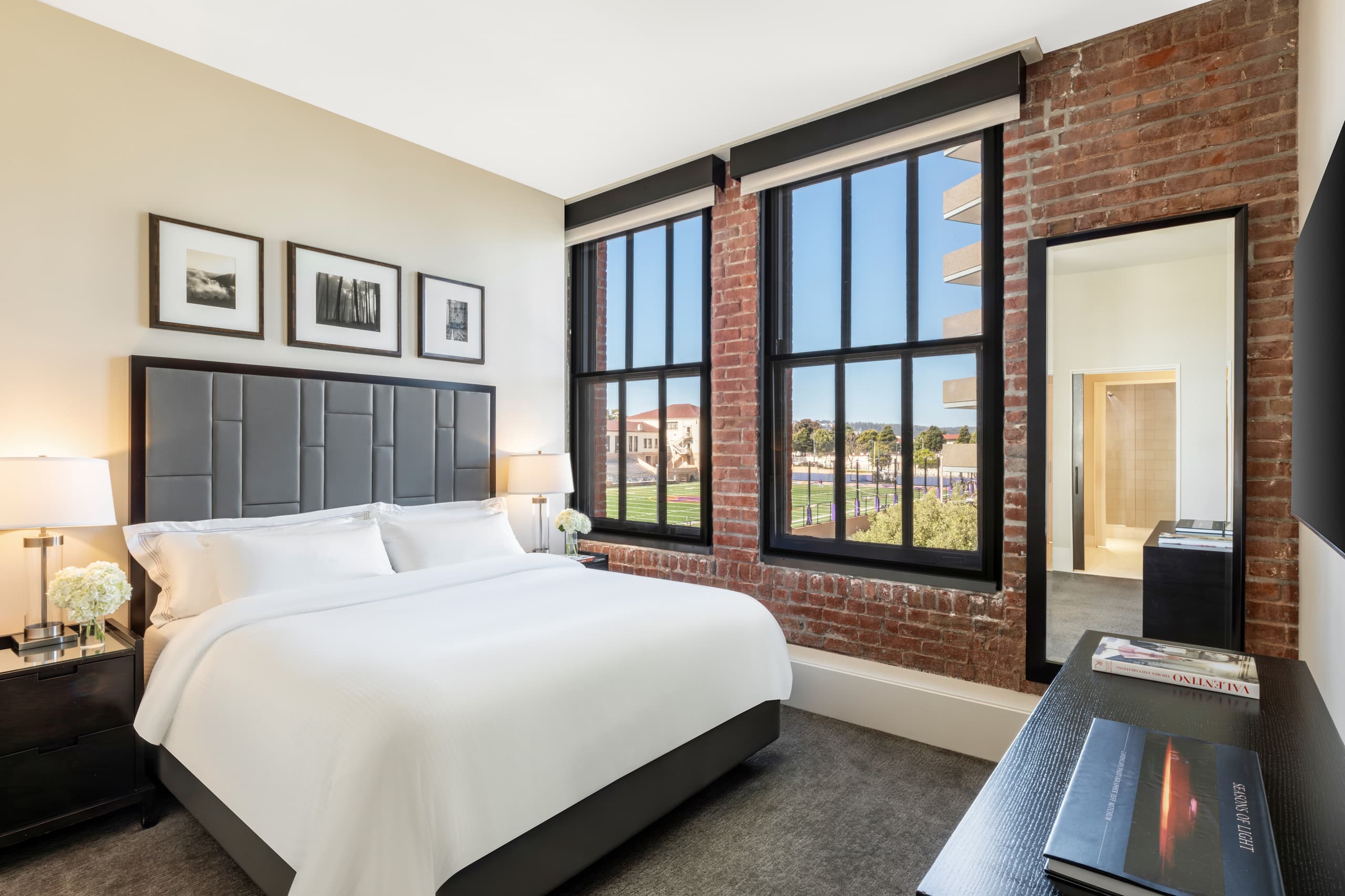 Condo in San Francisco · ★4.92 · 2 bedrooms · 3 beds · 2 baths - Image 12