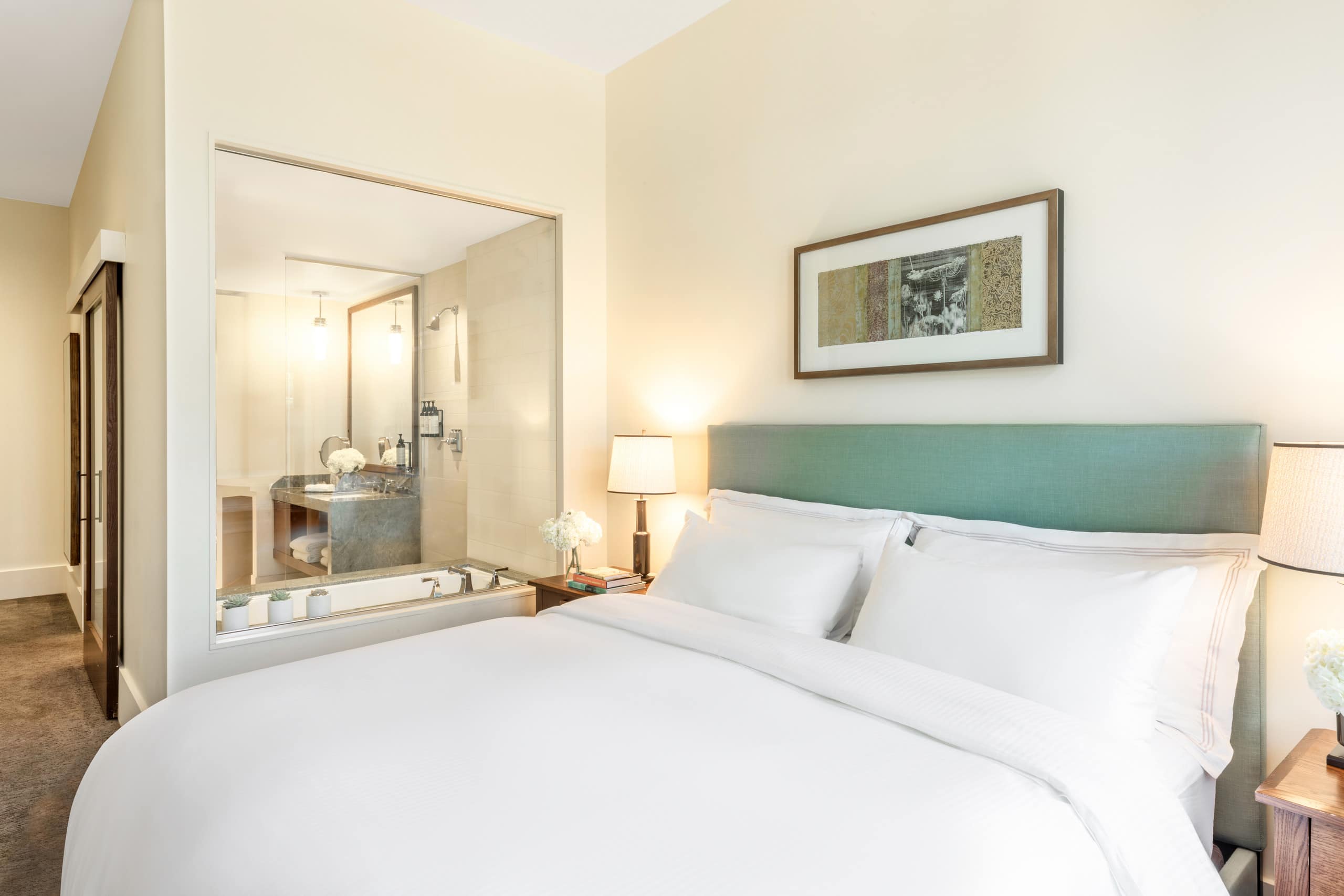 Condo in San Francisco · ★4.92 · 2 bedrooms · 3 beds · 2 baths - Image 11