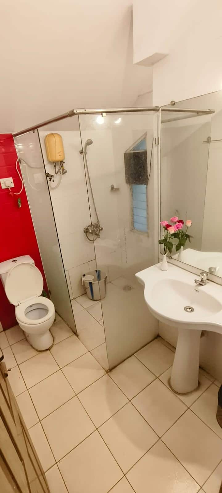 Full bathroom 2 image 1