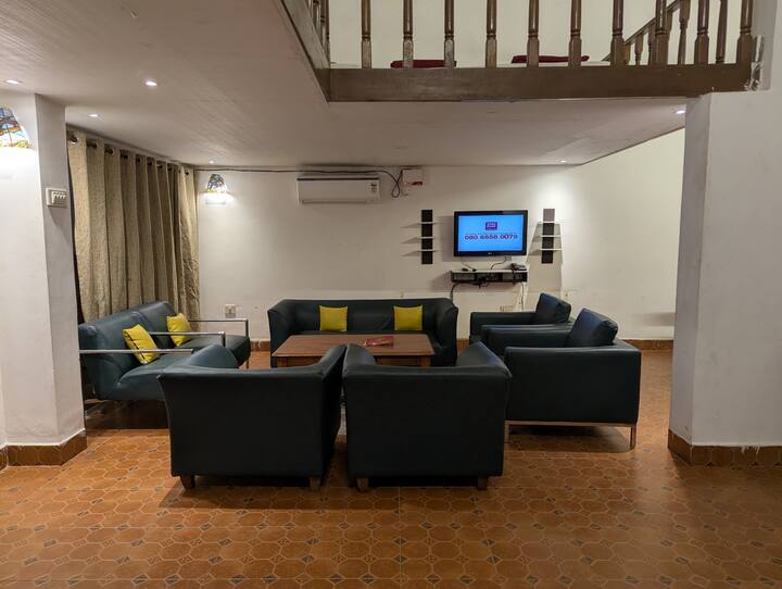 Spacious air conditioned lounge.
Gather together in this spacious lounge area
