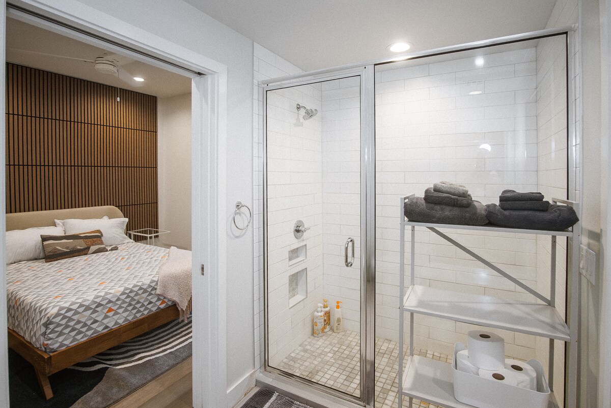 East Side Gem w/ pool – Walk to E 6th, Mins to DT