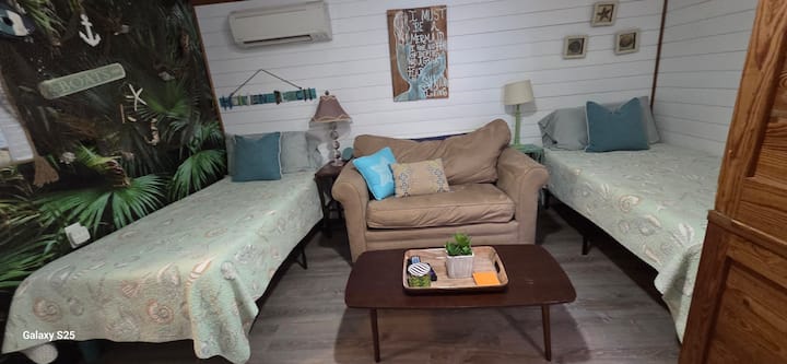 Beach Bum Blvd Guest Suite - Holden Beach, NC