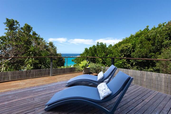 Carinya Beach House – stunning views & speedy wifi gallery image 2