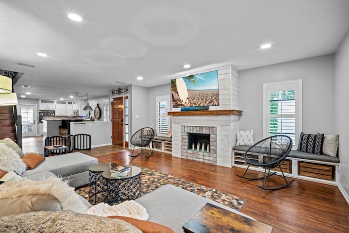Ocean Peek • Hot Tub • King Bed - 3br/2.5ba - Cape Canaveral, FL