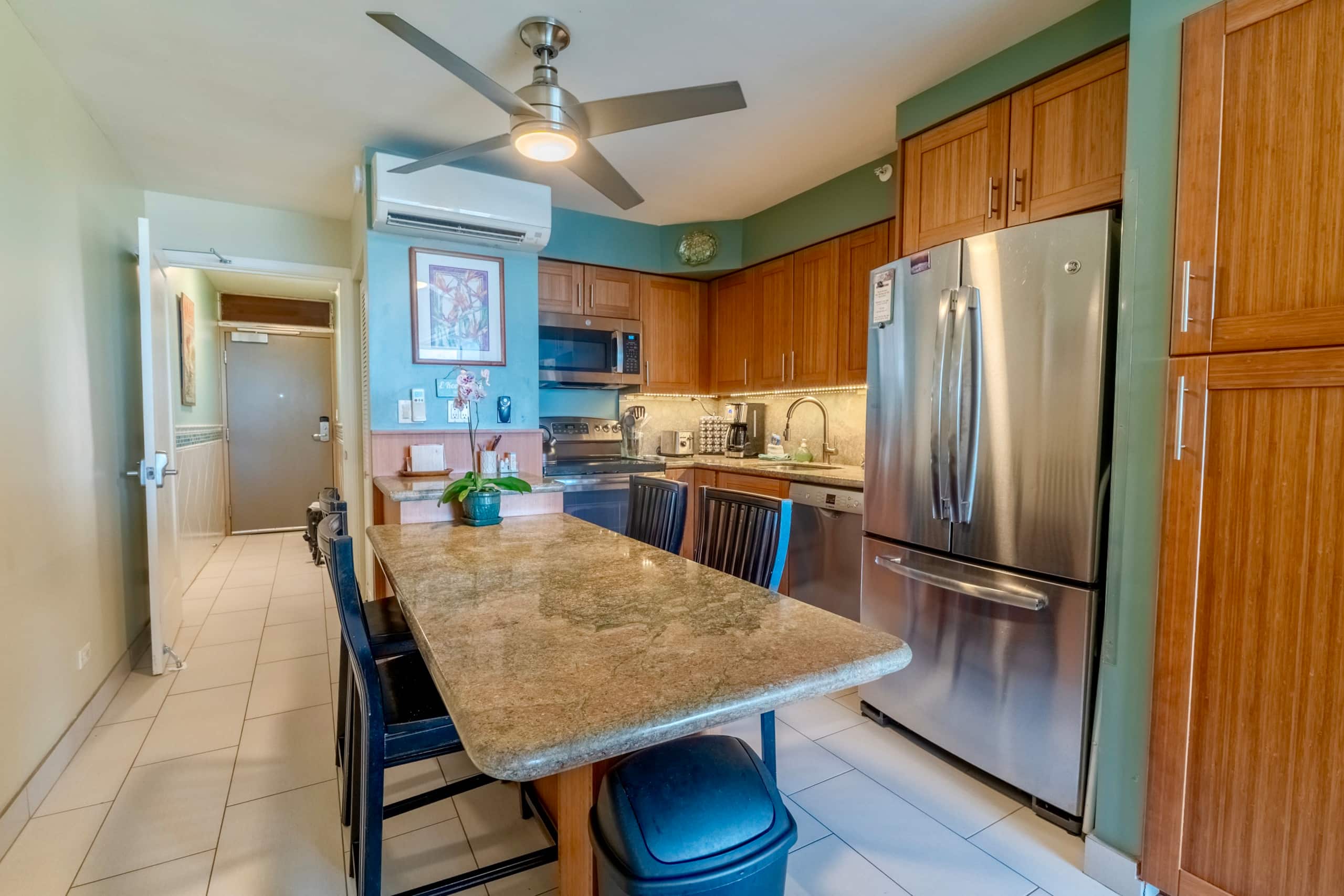 Condo in Kihei · ★4.93 · 2 bedrooms · 2 beds · 2 baths - Image 4