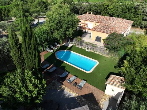 Quiet villa, private pool and vineyard views