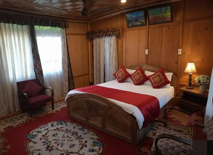 habitación con cama 3