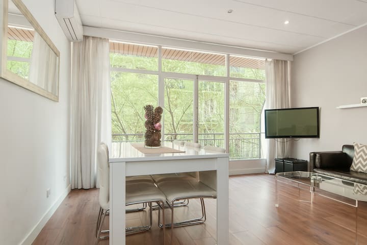 3 Bedrooms Wifi Centric Apartment