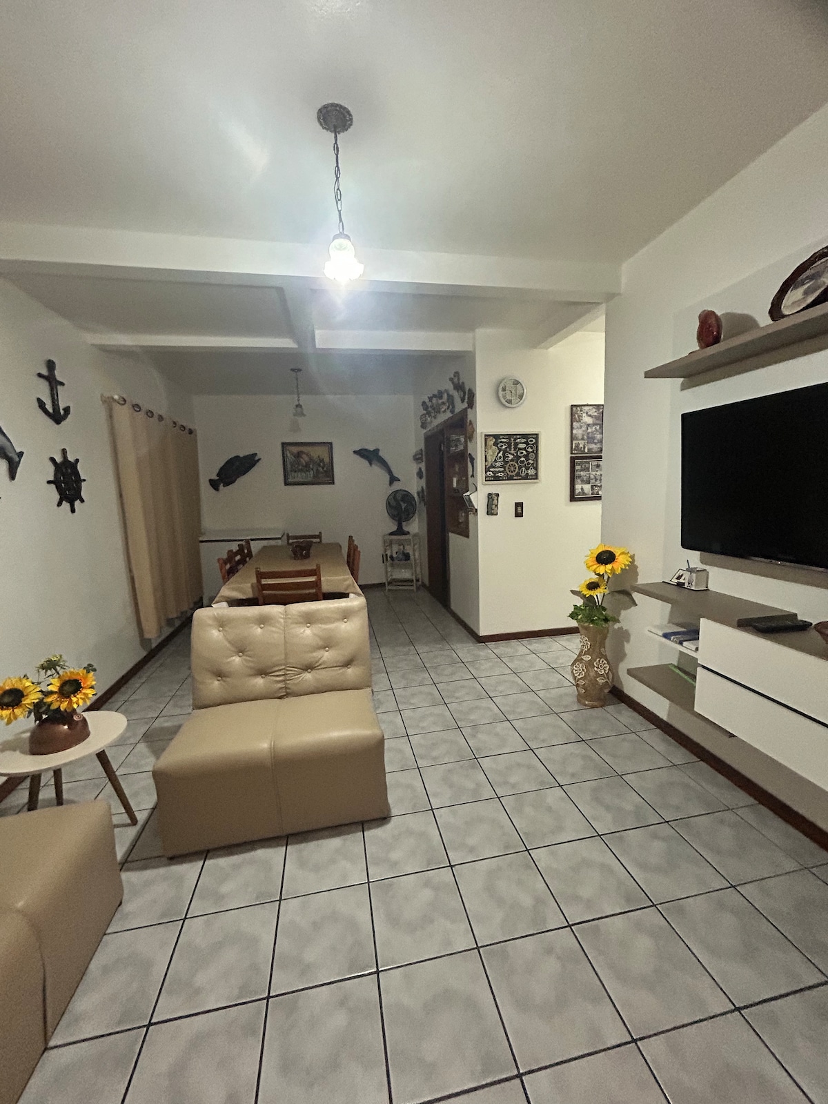 Airbnb em destaque: Dream beach, beautiful house 50 meters from the beach. em Palhoça