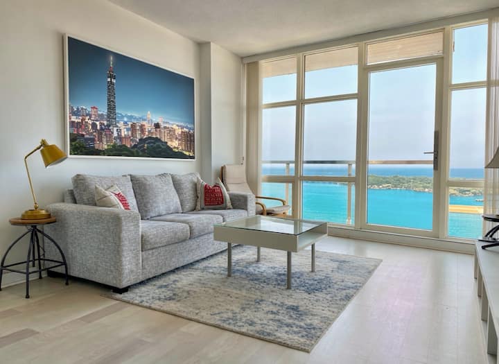 5-star Sunny Panoramic Lakeview - Ontario