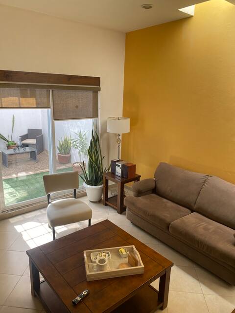 Cozy Executive House Impeccable Excellent Ubic