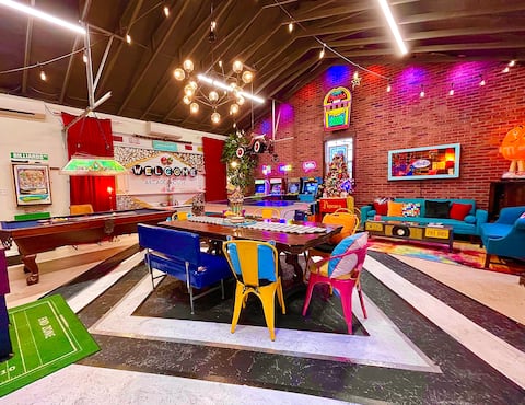 Music & Movies Arcade House, Tiki Hot Tub + Games