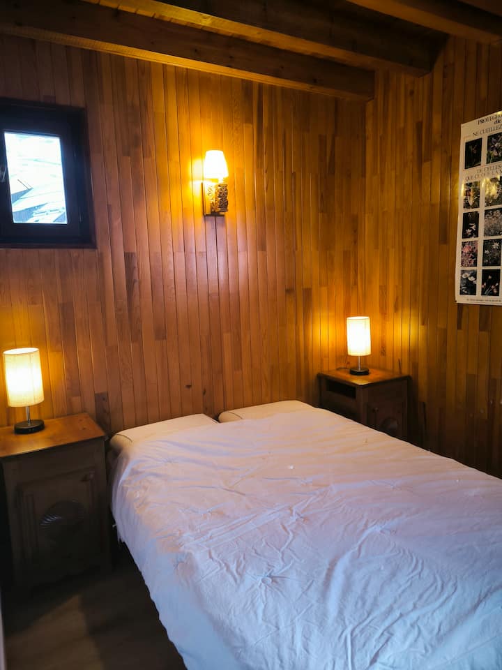 Ground floor: a peaceful retreat: your haven in the Parc du Queyras, for unforgettable nights in a vacation rental.