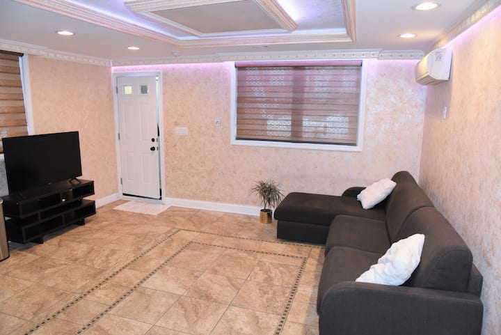 Elegant 1 Bedroom Apartment In Private Home - Brooklyn, NY