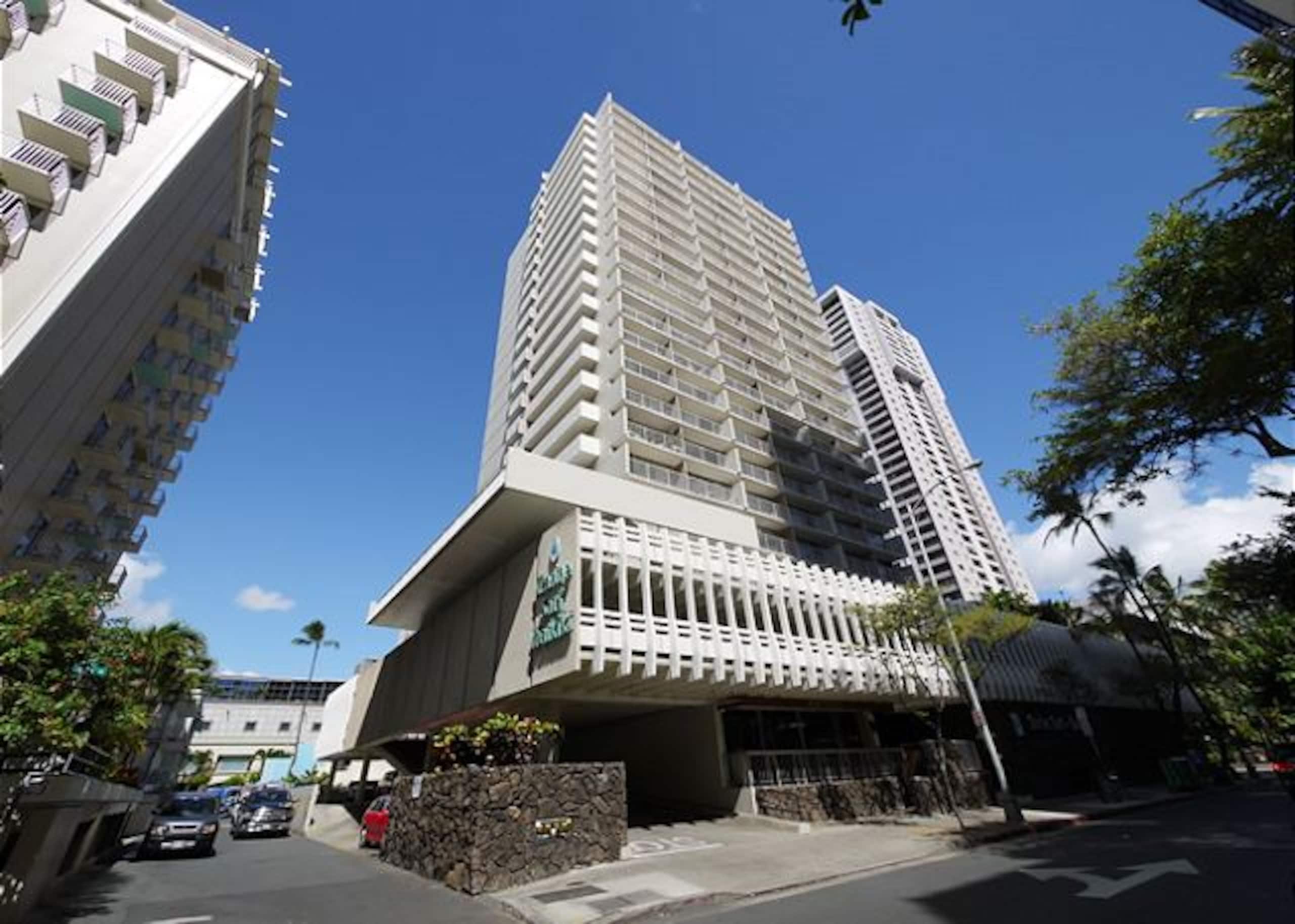 Condo in Honolulu · ★4.83 · 1 bedroom · 2 beds · 1 bath - Image 2