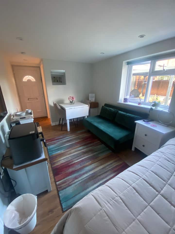 Cosy Private Detached From Main House Large Room - Bracknell