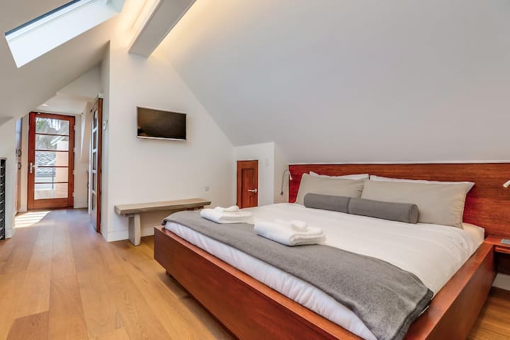 Le loft principal dispose d'un lit King Size