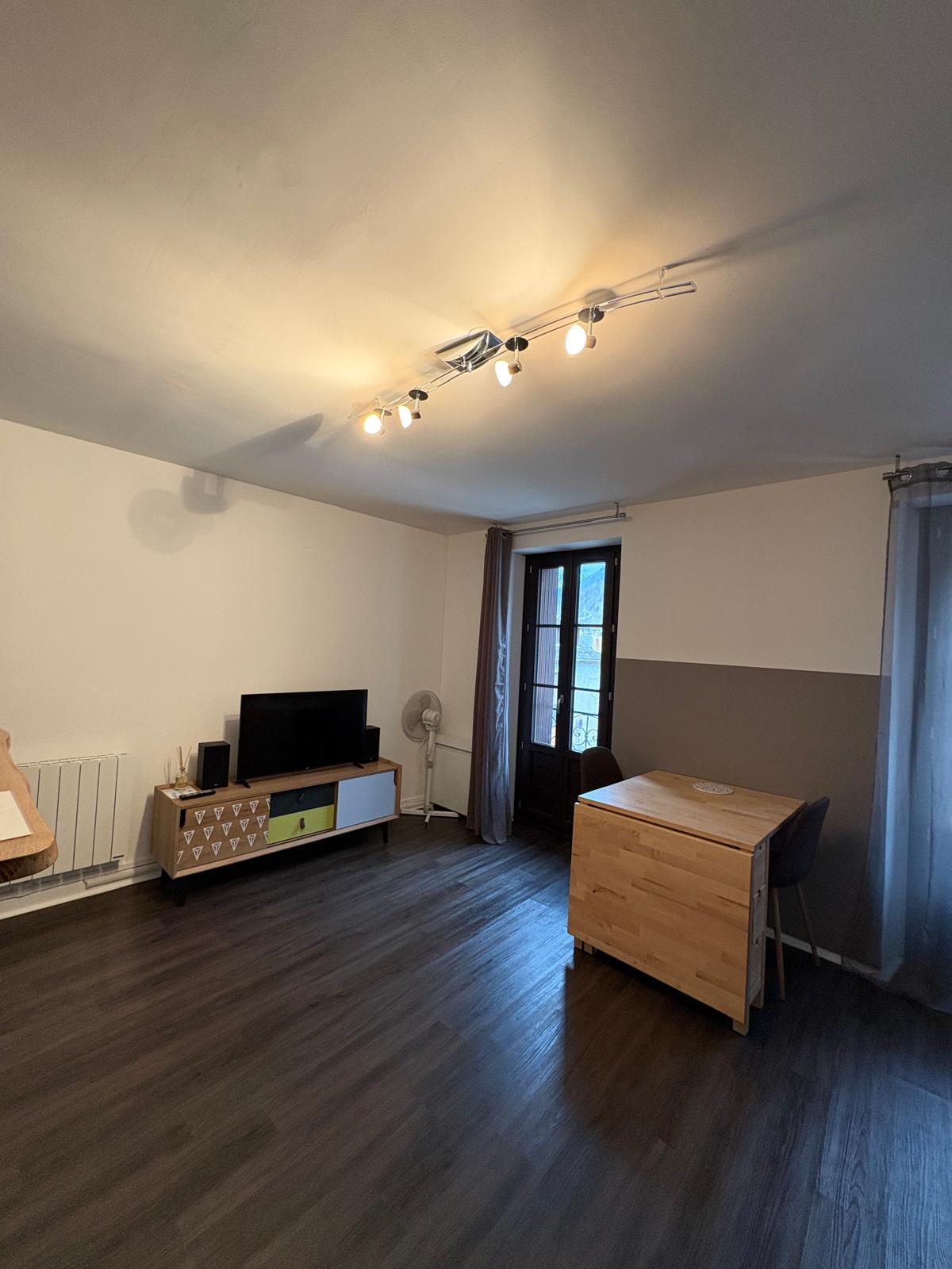 Top Airbnb: Mountain view apartment in Bagnères De Luchon