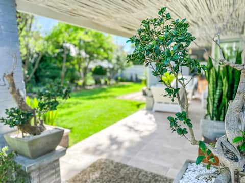3 on Pine, Luxury Home (WiFi, DSTV & Parking incl)